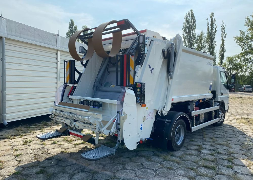 FUSO Canter 9C18 Śmieciarka - Atkritumu vedējs: foto 4 FUSO Canter 9C18 Śmieciarka - Atkritumu vedējs: foto 4