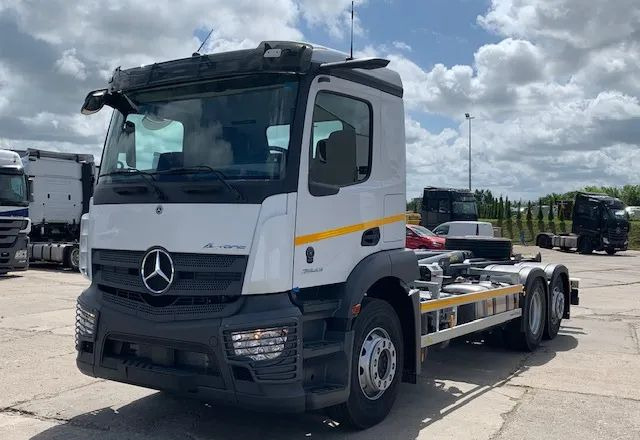 Mercedes-Benz Actros 2543 L Hakowiec - Pacēlājs ar āķi: foto 1 Mercedes-Benz Actros 2543 L Hakowiec - Pacēlājs ar āķi: foto 1