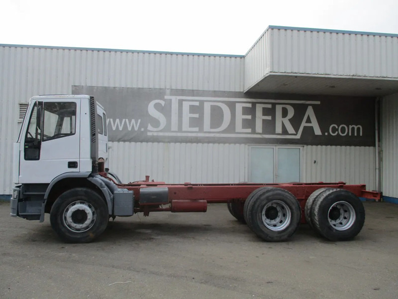 Iveco Eurotrakker 260 E 34 , Manual , 6x4 , Euro 2 - Šasija kravas automašīna: foto 2 Iveco Eurotrakker 260 E 34 , Manual , 6x4 , Euro 2 - Šasija kravas automašīna: foto 2