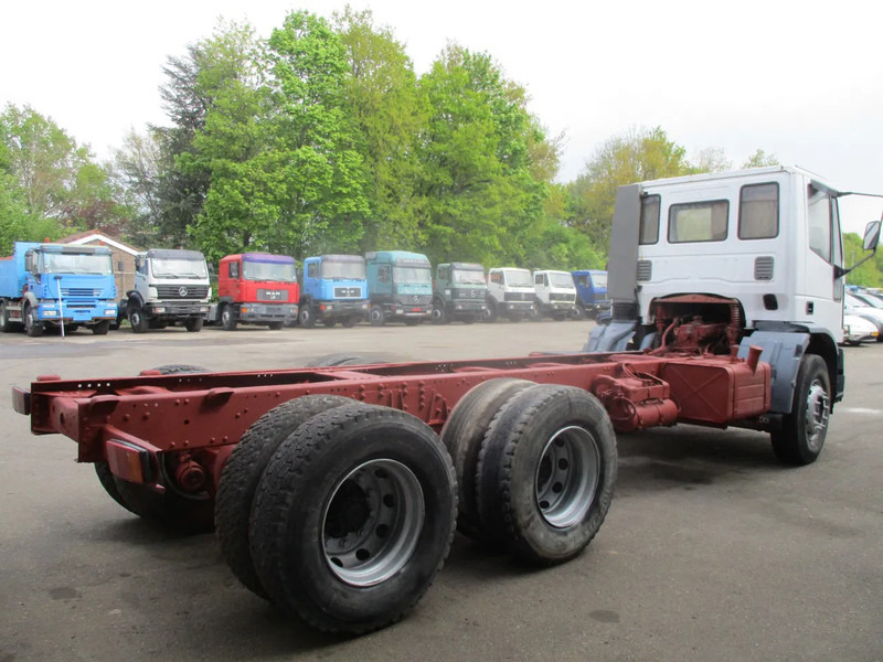 Iveco Eurotrakker 260 E 34 , Manual , 6x4 , Euro 2 - Šasija kravas automašīna: foto 3 Iveco Eurotrakker 260 E 34 , Manual , 6x4 , Euro 2 - Šasija kravas automašīna: foto 3