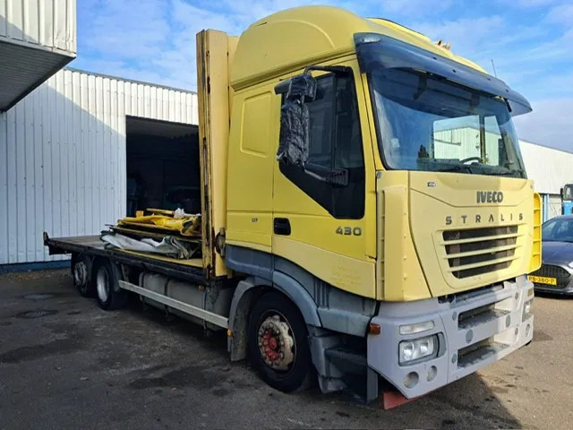 Iveco Stralis 430 , 6x2 , Manual Gearbox , Euro 3 - Kravas automašīna ar tentu: foto 4 Iveco Stralis 430 , 6x2 , Manual Gearbox , Euro 3 - Kravas automašīna ar tentu: foto 4