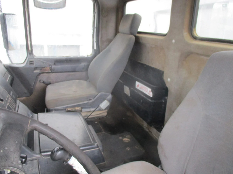 Kravas automašīna pašizgāzējs MAN 35-364 , Manual , 8x4 , 3 way tipper , Spring suspension: foto 12