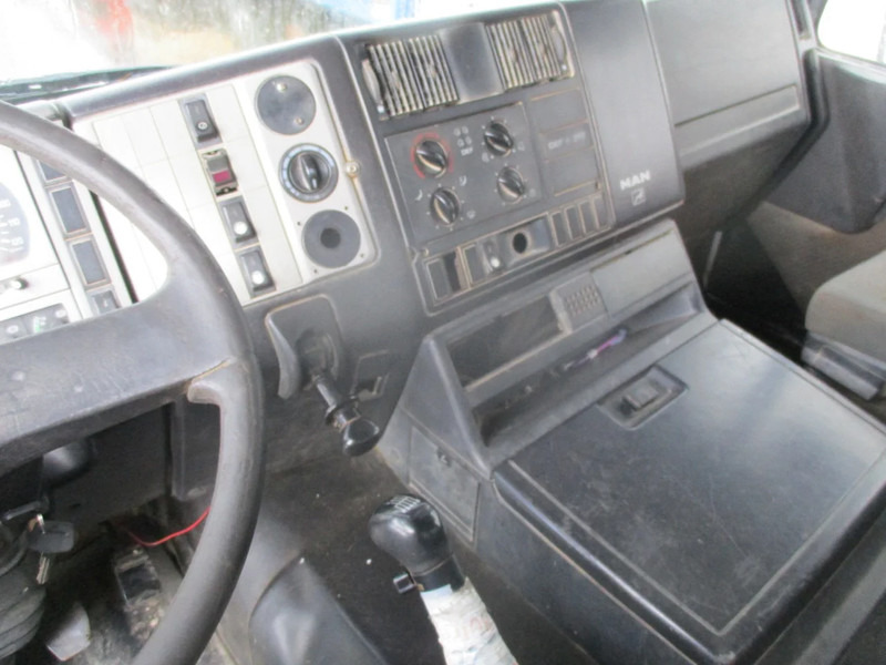 Kravas automašīna pašizgāzējs MAN 35-364 , Manual , 8x4 , 3 way tipper , Spring suspension: foto 13