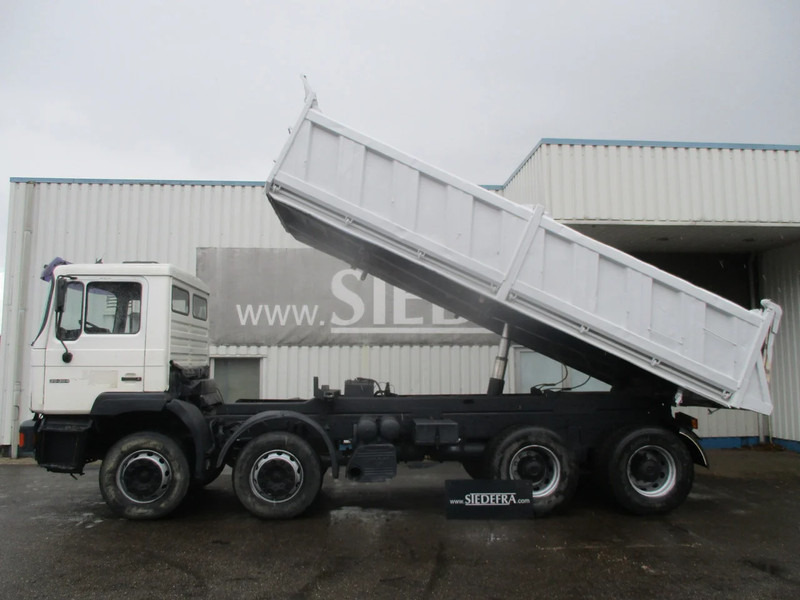 Kravas automašīna pašizgāzējs MAN 35-364 , Manual , 8x4 , 3 way tipper , Spring suspension: foto 9