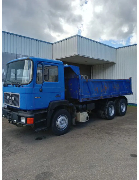 MAN F2000 , 32-322 , 6x4 , ZF Manual , Tipper , Spring Suspension - Kravas automašīna pašizgāzējs: foto 5 MAN F2000 , 32-322 , 6x4 , ZF Manual , Tipper , Spring Suspension - Kravas automašīna pašizgāzējs: foto 5