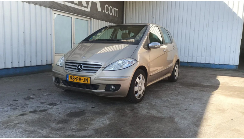 Mercedes-Benz A-Klasse 170 , Airco , leder , distrbute ketting maakt lawaai - Hečbeks: foto 1 Mercedes-Benz A-Klasse 170 , Airco , leder , distrbute ketting maakt lawaai - Hečbeks: foto 1