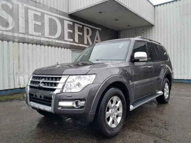 Mitsubishi Pajero GLS 3.5 - V6 , 4x4 , 7 Pers., Full Option - Vieglā automašīna: foto 1 Mitsubishi Pajero GLS 3.5 - V6 , 4x4 , 7 Pers., Full Option - Vieglā automašīna: foto 1