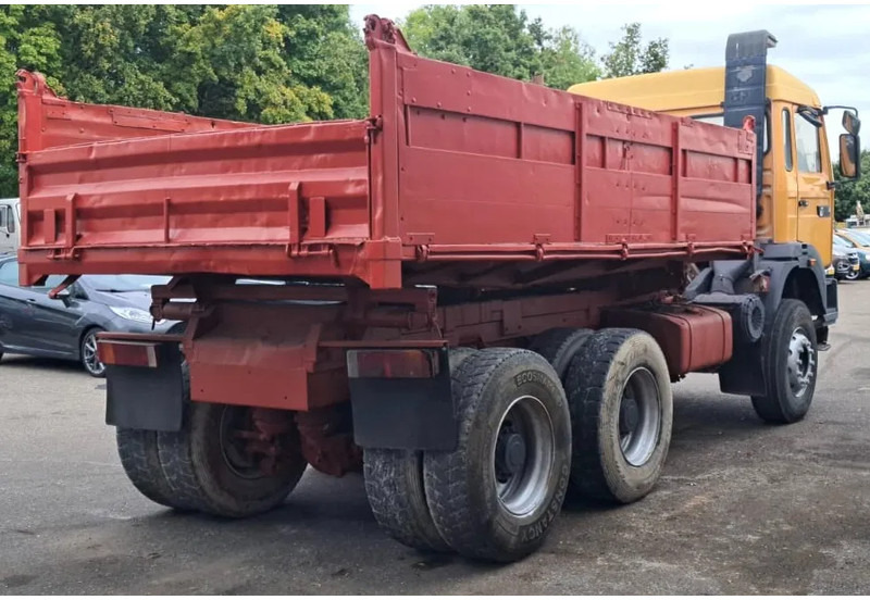 Renault G 300.26 , Manager , 6x4 , 3 Way-Tipper , Spring Suspension , Manual - Kravas automašīna pašizgāzējs: foto 3 Renault G 300.26 , Manager , 6x4 , 3 Way-Tipper , Spring Suspension , Manual - Kravas automašīna pašizgāzējs: foto 3