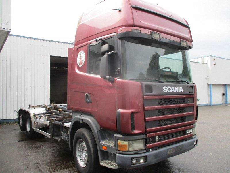 Scania R124-420 6x2 , Manual , Intarder , Airco , haakarm truck - Pacēlājs ar āķi: foto 4 Scania R124-420 6x2 , Manual , Intarder , Airco , haakarm truck - Pacēlājs ar āķi: foto 4