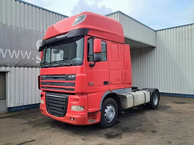 DAF XF 105 460 , Manual Gearbox , PTO , Tipper Hydraulics , Airco , Superspace Cab - Vilcējs: foto 1 DAF XF 105 460 , Manual Gearbox , PTO , Tipper Hydraulics , Airco , Superspace Cab - Vilcējs: foto 1
