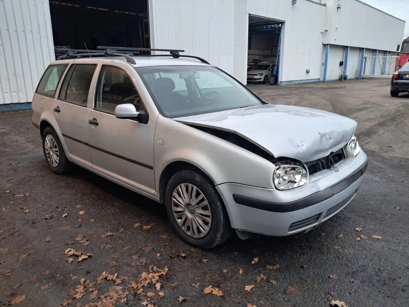 Volkswagen Golf 1.6 Variant , Automatic , Airco , Belgium Regestration - Vieglā automašīna: foto 4 Volkswagen Golf 1.6 Variant , Automatic , Airco , Belgium Regestration - Vieglā automašīna: foto 4