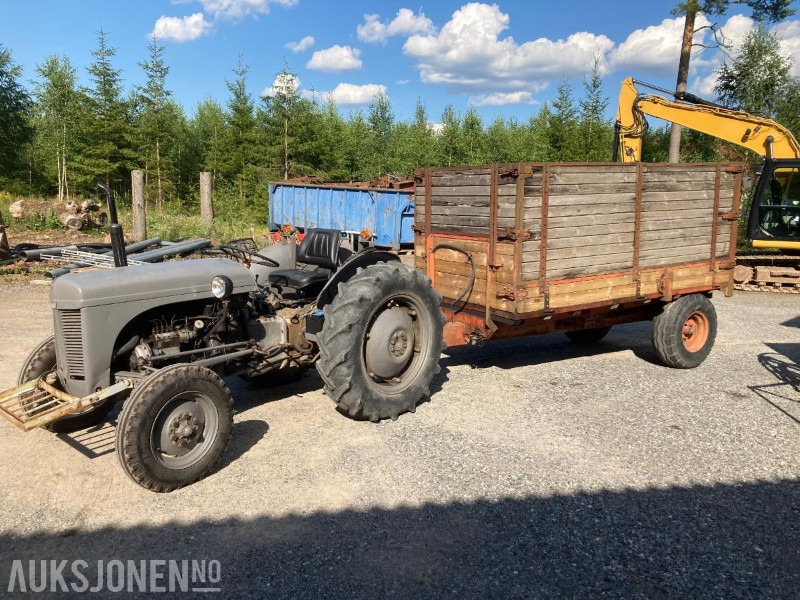 1954 Massey Ferguson Gråtass TE-20 diesel - Traktors: foto 1 1954 Massey Ferguson Gråtass TE-20 diesel - Traktors: foto 1