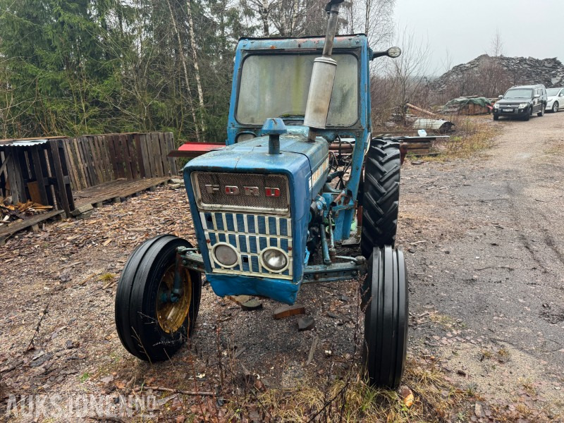 1972 Ford 3000 - Med vedkløyver - Traktors: foto 2 1972 Ford 3000 - Med vedkløyver - Traktors: foto 2