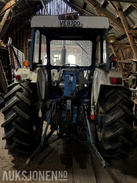 1975 FORD 4000 MED FRONTLASTER - Traktors: foto 5 1975 FORD 4000 MED FRONTLASTER - Traktors: foto 5