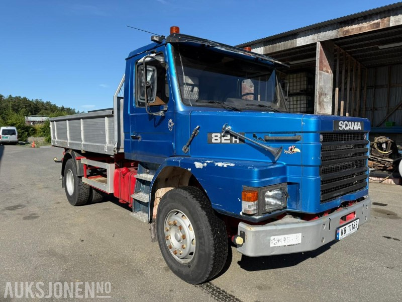 1982 Scania T82H 4X2 L146 Tippbil - Kravas automašīna pašizgāzējs: foto 3 1982 Scania T82H 4X2 L146 Tippbil - Kravas automašīna pašizgāzējs: foto 3