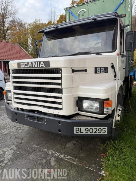 1983 Scania T82H4X2LI46 VETERAN. - Bortu kravas automašīna/ Platforma: foto 2 1983 Scania T82H4X2LI46 VETERAN. - Bortu kravas automašīna/ Platforma: foto 2