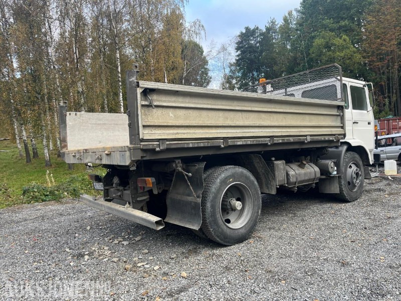 1983 Volvo F 614-4X2 TIPPBIL 143.000km MANGELLAPP - Kravas automašīna pašizgāzējs: foto 2 1983 Volvo F 614-4X2 TIPPBIL 143.000km MANGELLAPP - Kravas automašīna pašizgāzējs: foto 2
