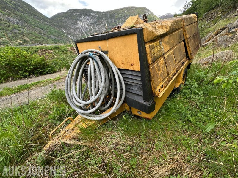 1992 Atlas Copco XASS 60 DD mobil luftkompressor - Celtniecības maisītājs: foto 1 1992 Atlas Copco XASS 60 DD mobil luftkompressor - Celtniecības maisītājs: foto 1