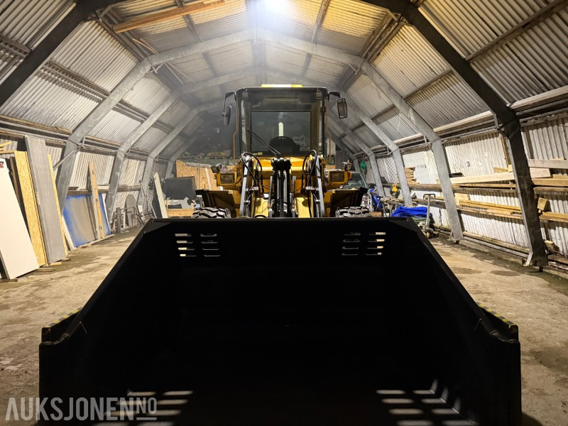 1996 Volvo L70C - Klappvinge - Sentralsmøring - 18 290t - Riteņu iekrāvējs: foto 2 1996 Volvo L70C - Klappvinge - Sentralsmøring - 18 290t - Riteņu iekrāvējs: foto 2