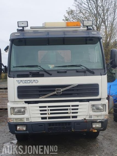 2000 Volvo FM-12 MED KASSE OG MASKINFLAK - Pacēlājs ar āķi: foto 2 2000 Volvo FM-12 MED KASSE OG MASKINFLAK - Pacēlājs ar āķi: foto 2