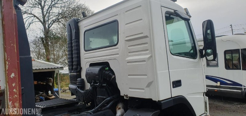 2000 Volvo FM-12 MED KASSE OG MASKINFLAK - Pacēlājs ar āķi: foto 4 2000 Volvo FM-12 MED KASSE OG MASKINFLAK - Pacēlājs ar āķi: foto 4