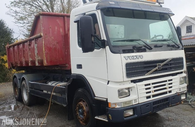 2000 Volvo FM-12 MED KASSE OG MASKINFLAK - Pacēlājs ar āķi: foto 3 2000 Volvo FM-12 MED KASSE OG MASKINFLAK - Pacēlājs ar āķi: foto 3