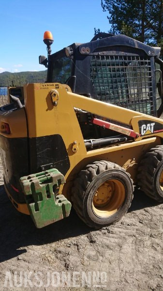 2002 Cat 216 kompaktlaster med motorvarmer - Kompaktiekrāvējs: foto 4 2002 Cat 216 kompaktlaster med motorvarmer - Kompaktiekrāvējs: foto 4