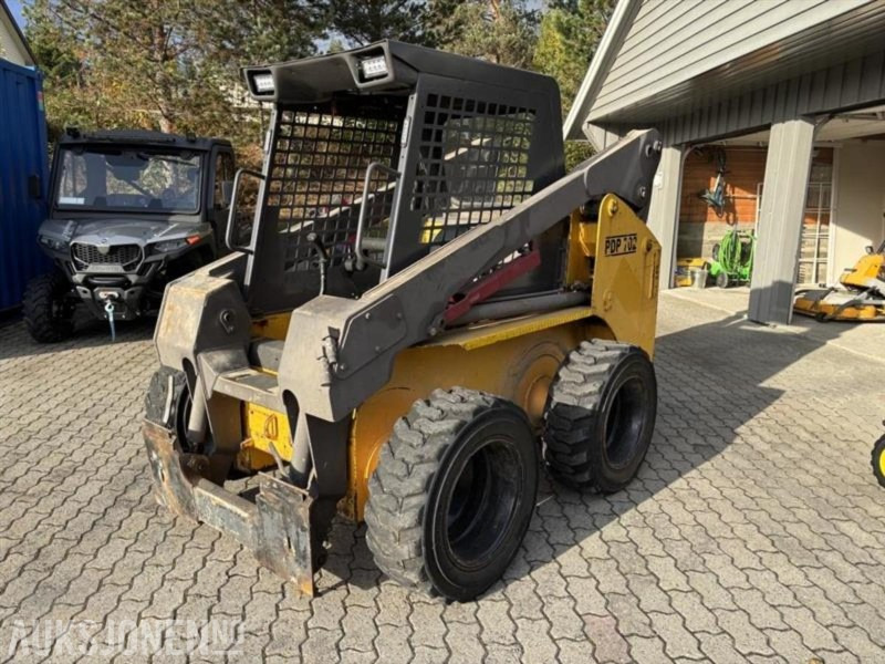 Kompaktiekrāvējs 2003 Daewoo DSL 702 Kompaktlaster: foto 1