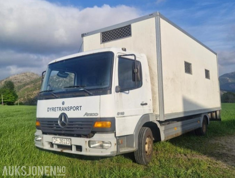2003 Mercedes-Benz 818 - Skapbil/dyretansportbil - Kravas automašīna dzīvnieku pārvadāšanai: foto 1 2003 Mercedes-Benz 818 - Skapbil/dyretansportbil - Kravas automašīna dzīvnieku pārvadāšanai: foto 1