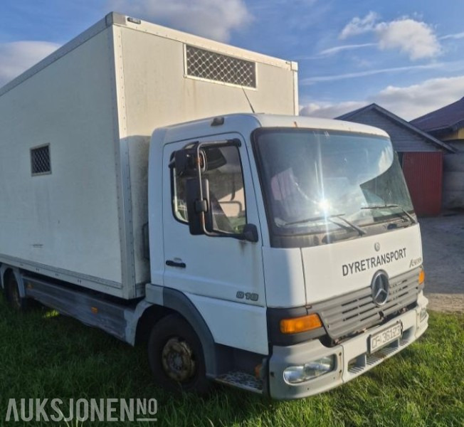 2003 Mercedes-Benz 818 - Skapbil/dyretansportbil - Kravas automašīna dzīvnieku pārvadāšanai: foto 4 2003 Mercedes-Benz 818 - Skapbil/dyretansportbil - Kravas automašīna dzīvnieku pārvadāšanai: foto 4