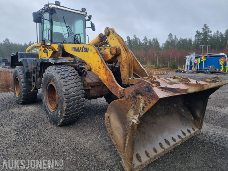 2004 Komatsu WA320-5H hjullaster - Riteņu iekrāvējs: foto 2 2004 Komatsu WA320-5H hjullaster - Riteņu iekrāvējs: foto 2
