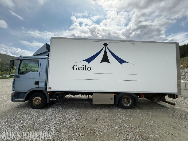 2005 MAN TGL 8.180 skapbil med løftelem - Kravas automašīna ar slēgto virsbūvi: foto 2 2005 MAN TGL 8.180 skapbil med løftelem - Kravas automašīna ar slēgto virsbūvi: foto 2