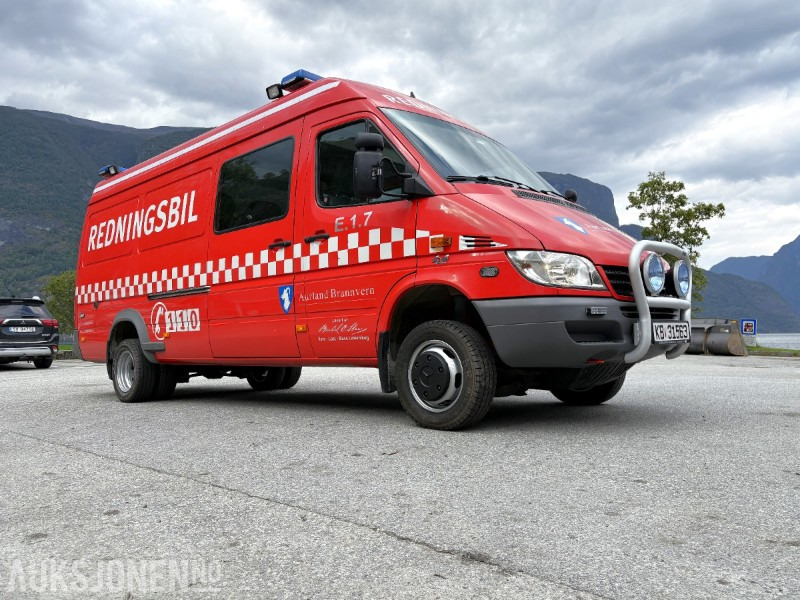 2005 Mercedes-Benz Sprinter 4-motion / 4X4 redningsbil - fullutstyrt - Ugunsdzēsēju mašīna: foto 2 2005 Mercedes-Benz Sprinter 4-motion / 4X4 redningsbil - fullutstyrt - Ugunsdzēsēju mašīna: foto 2