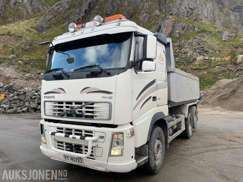 2005 Volvo FH12 6X2 *Sentralsmøring* Eu godkjent til 21.04.2026* - Kravas automašīna pašizgāzējs: foto 1 2005 Volvo FH12 6X2 *Sentralsmøring* Eu godkjent til 21.04.2026* - Kravas automašīna pašizgāzējs: foto 1