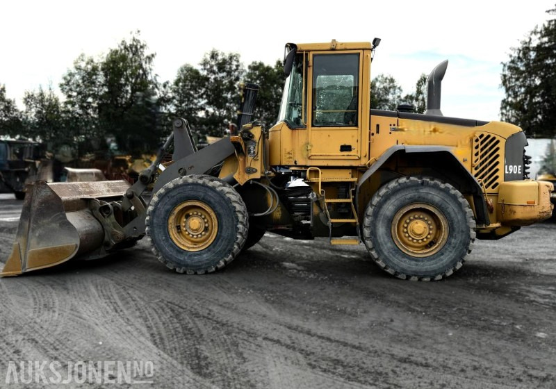 2005 Volvo L90E hjullaster med skuffe / 3. funksjon / pallegaffel - Riteņu iekrāvējs: foto 2 2005 Volvo L90E hjullaster med skuffe / 3. funksjon / pallegaffel - Riteņu iekrāvējs: foto 2