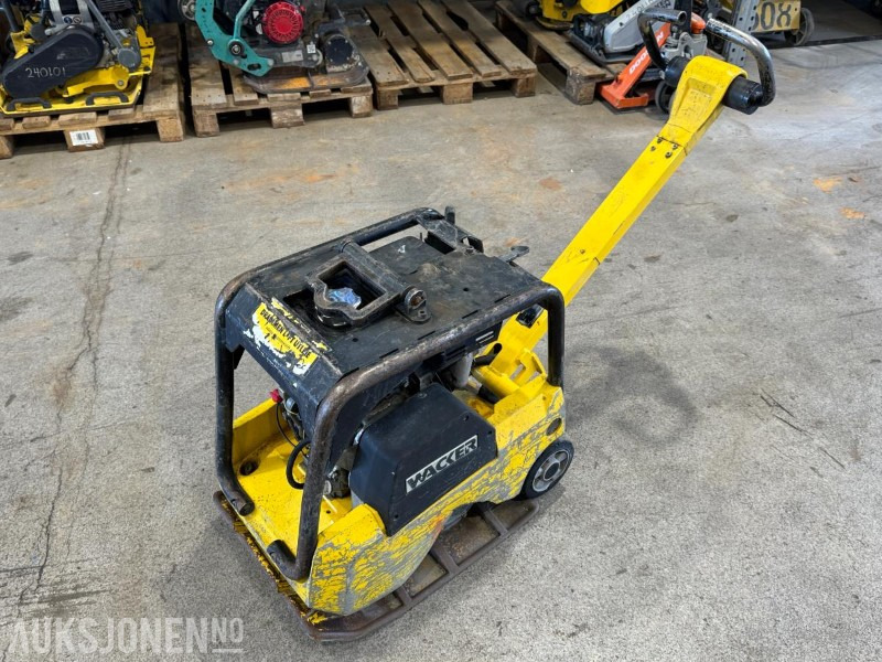 2005 Wacker BPU3050A vibroplate / Hoppetusse - Veltnis: foto 1 2005 Wacker BPU3050A vibroplate / Hoppetusse - Veltnis: foto 1