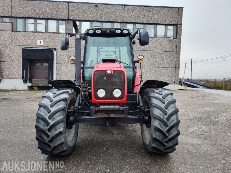 2006 Massey Ferguson 5460 – 1619 timer – Velholdt traktor i god stand - Traktors: foto 5 2006 Massey Ferguson 5460 – 1619 timer – Velholdt traktor i god stand - Traktors: foto 5