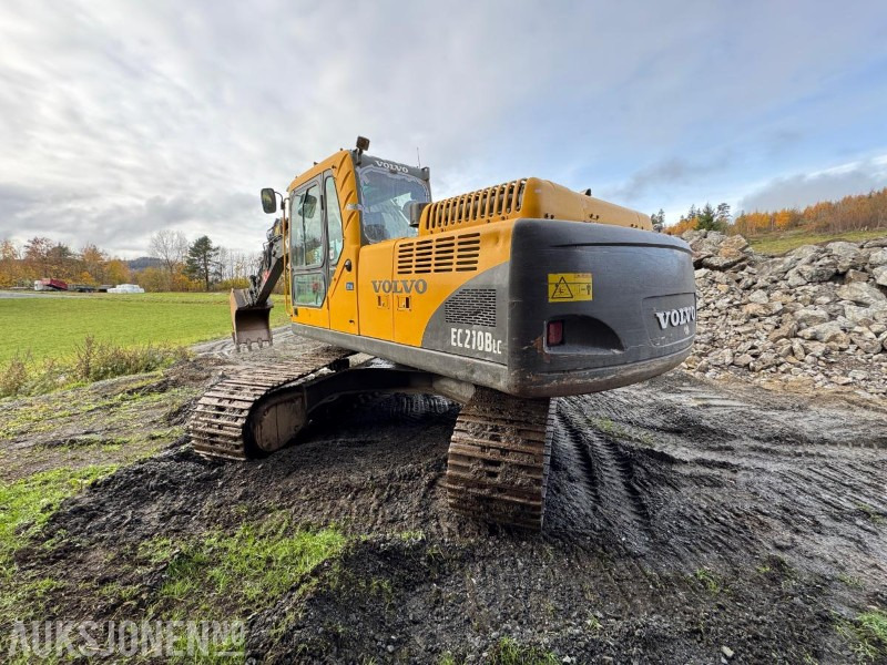 2006 Volvo EC210BLC gravemaskin med tannskuffe - Ekskavators: foto 3 2006 Volvo EC210BLC gravemaskin med tannskuffe - Ekskavators: foto 3