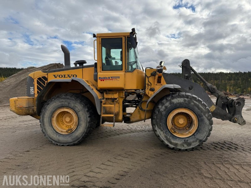 2006 Volvo L120E - Sentralsmøring - 14887 timer - Riteņu iekrāvējs: foto 4 2006 Volvo L120E - Sentralsmøring - 14887 timer - Riteņu iekrāvējs: foto 4