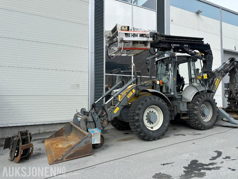 2007 8600E LÄNNEN SKINNE/VEI GRAVELASTER M/PERSONLIFT, RAMMESTYRT - JERNBANE MASKIN - Ekskavators-iekrāvējs: foto 2 2007 8600E LÄNNEN SKINNE/VEI GRAVELASTER M/PERSONLIFT, RAMMESTYRT - JERNBANE MASKIN - Ekskavators-iekrāvējs: foto 2