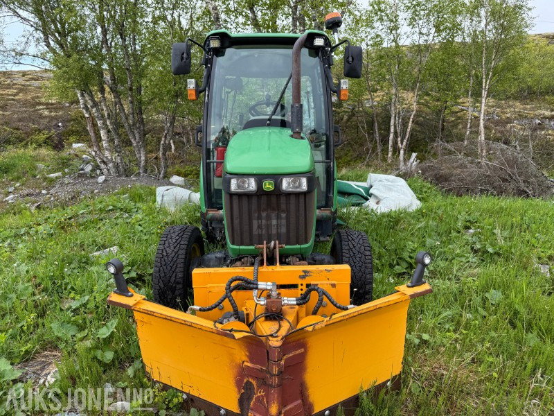 2007 John Deere 3520 - Frontlaster - MYE UTSTYR! - Traktors: foto 2 2007 John Deere 3520 - Frontlaster - MYE UTSTYR! - Traktors: foto 2
