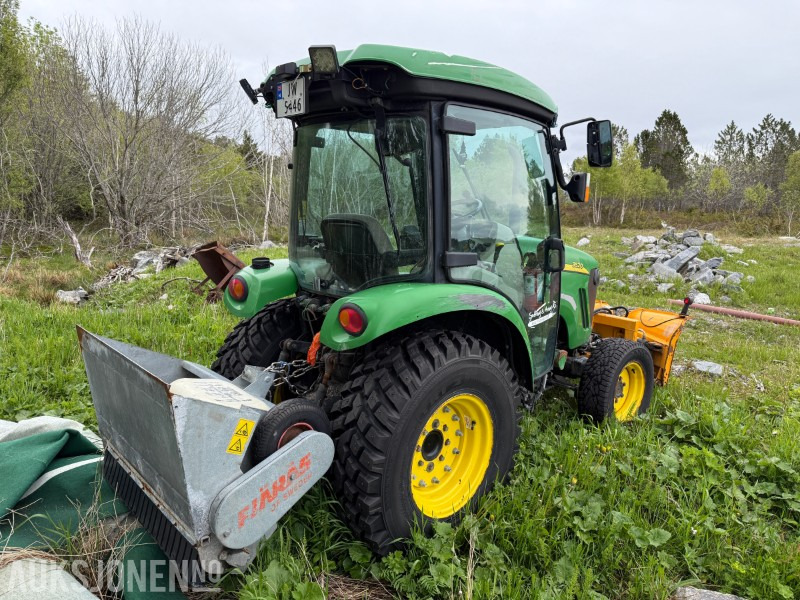 2007 John Deere 3520 - Frontlaster - MYE UTSTYR! - Traktors: foto 4 2007 John Deere 3520 - Frontlaster - MYE UTSTYR! - Traktors: foto 4