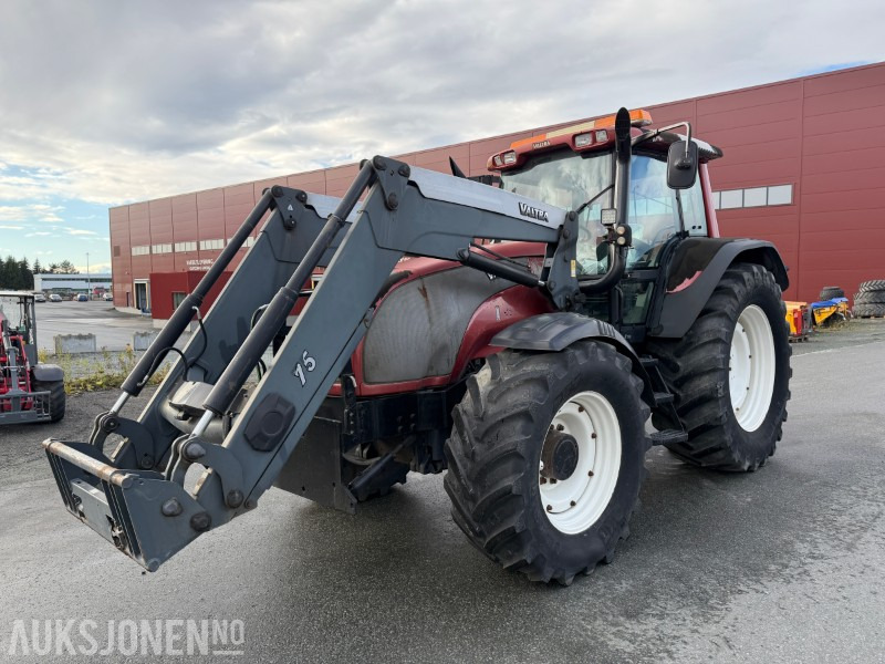 2008 Valtra T-180 Traktor med frontlaster / 1362 timer - Traktors: foto 1 2008 Valtra T-180 Traktor med frontlaster / 1362 timer - Traktors: foto 1