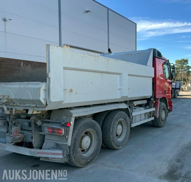 2009 Mercedes-Benz 6x4 tippbil / MP3-motor / Clutsj - Kravas automašīna pašizgāzējs: foto 4 2009 Mercedes-Benz 6x4 tippbil / MP3-motor / Clutsj - Kravas automašīna pašizgāzējs: foto 4
