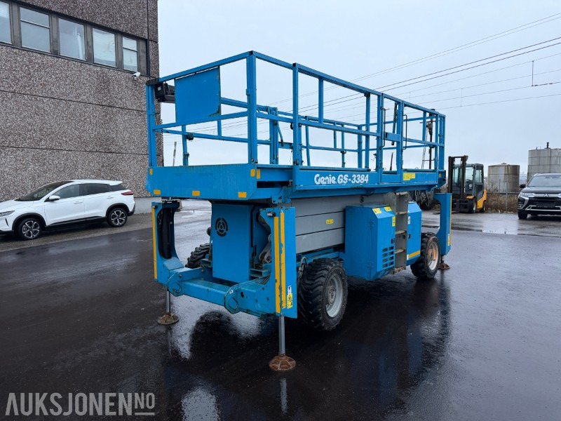 2010 Genie GS-3384RT - 12m sakselift - Pacēlājs: foto 4 2010 Genie GS-3384RT - 12m sakselift - Pacēlājs: foto 4