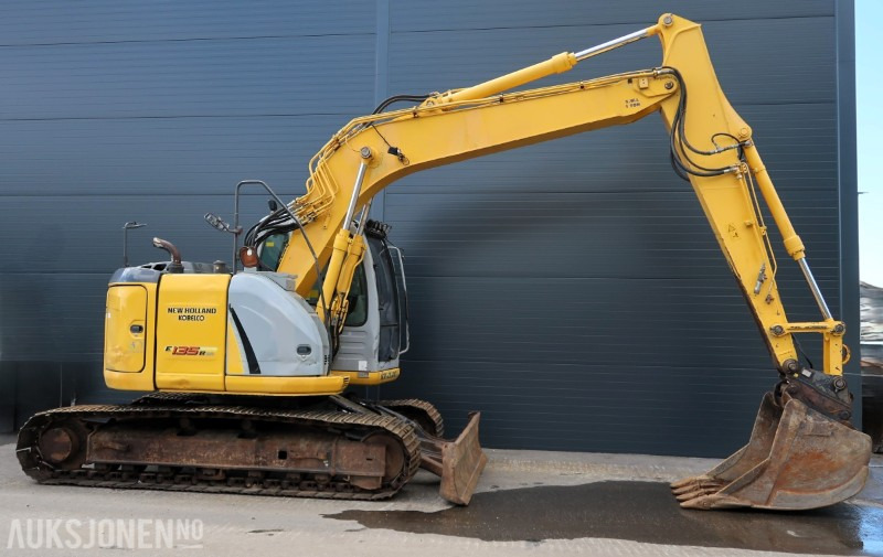 Ekskavators 2010 Kobelco E135 BSR-2 gravemaskin med skuffe / 9915 timer: foto 1