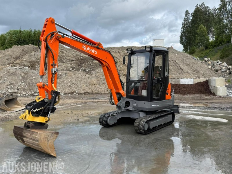 2010 Kubota KX101- 3t gravemaskin med Engcon tiltrotator, pusseskuffe og tannskuffe - Ekskavators: foto 1 2010 Kubota KX101- 3t gravemaskin med Engcon tiltrotator, pusseskuffe og tannskuffe - Ekskavators: foto 1