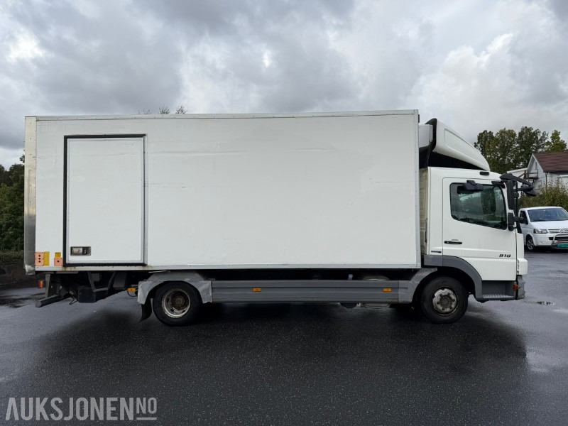 2010 Mercedes-Benz Atego 818 skapbil m/ Thermo King og Zepro bakløft - Kravas automašīna ar slēgto virsbūvi: foto 4 2010 Mercedes-Benz Atego 818 skapbil m/ Thermo King og Zepro bakløft - Kravas automašīna ar slēgto virsbūvi: foto 4