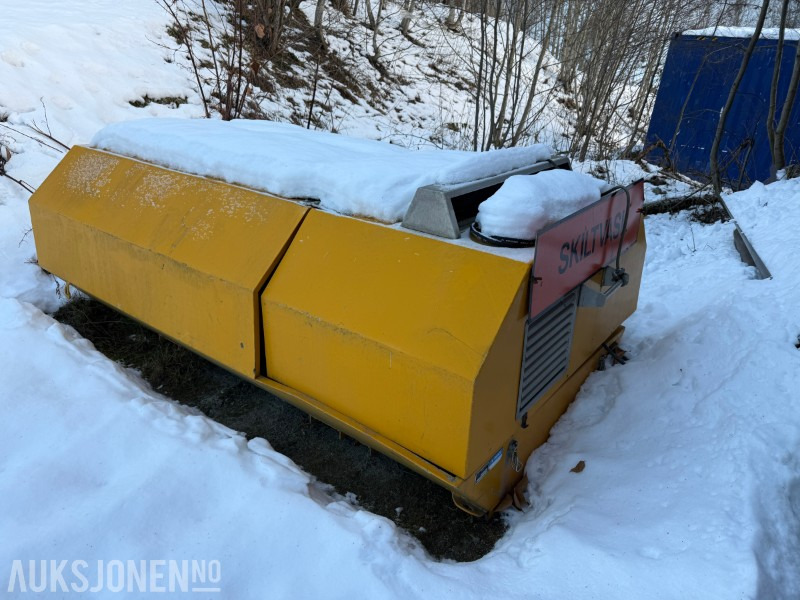 2010 Skiltvasker, feiekost og sandspreder - Celtniecības maisītājs: foto 1 2010 Skiltvasker, feiekost og sandspreder - Celtniecības maisītājs: foto 1