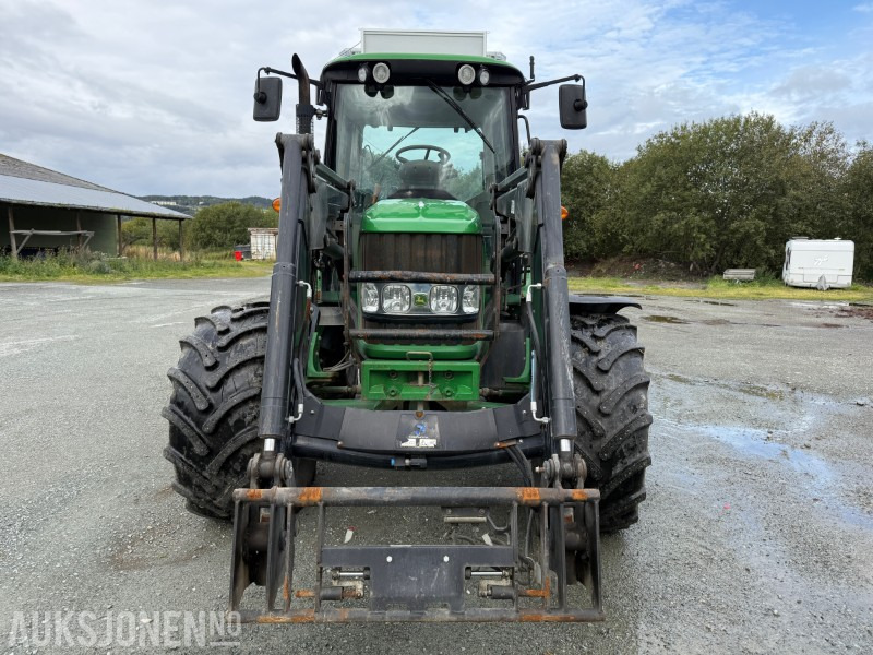2011 John Deere 6230 Premium 40 km - Traktors: foto 2 2011 John Deere 6230 Premium 40 km - Traktors: foto 2